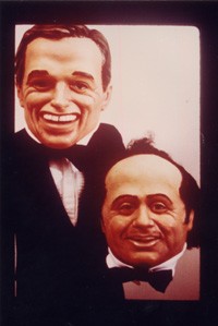 Dannydevitoarnoldslist → Besser Entertainment danny devito arnold schwarzenegger celebrity look alike impersonator celebrity big head