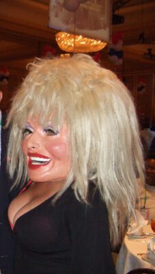 Photo-picture-image-dolly-parton-celebrity-head-look-alike-lookalike-impersonator-dolly1 → Besser Entertainment dolly parton celebrity look alike impersonator celebrity big head
