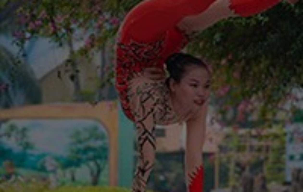 photo-picture-image-CONTORIONIST-o